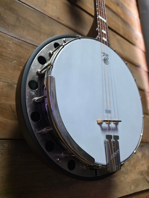 Pre-owned Deering Goodtime Tenor Banjo 17 Fret w/pickup & bag