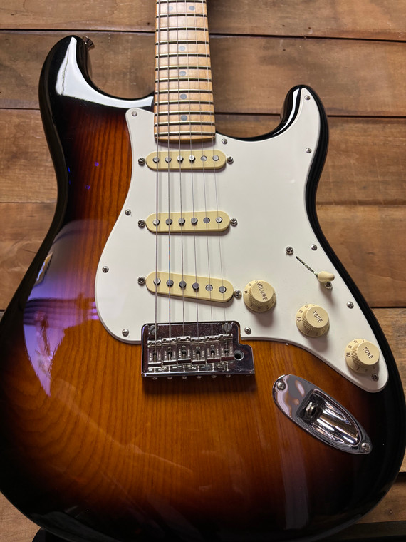 2023 American Pro II LTD Roasted Maple Neck Two-Tone Sunburst w/case