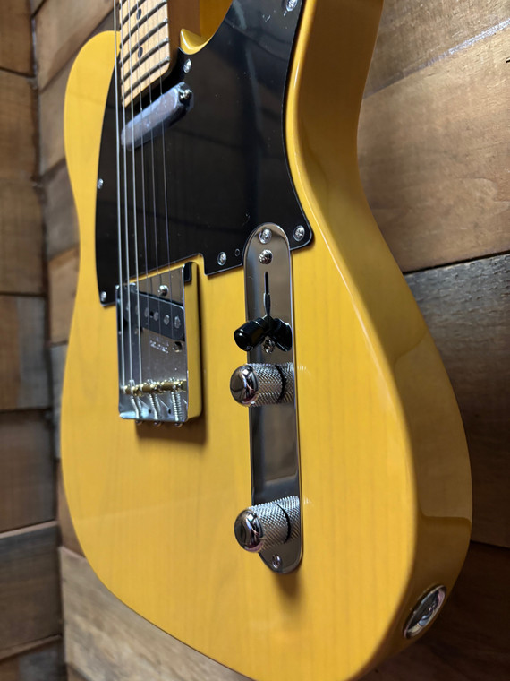 Fender Dealer Exclusive FSR  American Pro Classic Tele Roasted Maple Neck Butterscotch Blonde w/bag