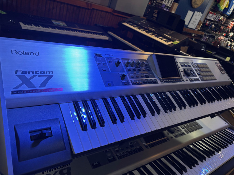 Pre-owned Roland Fantom X7 Digital Synth