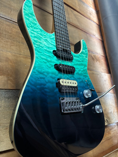 Charvel Pro-Mod Plus Dinky DK24 HSS 2PT QM Blue Curacao w/bag