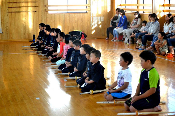 Mom&Dad, I want to do Kendo. Mom&Dad, I want to do Kendo.