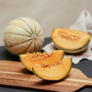 Organic Hearts Of Gold Melon