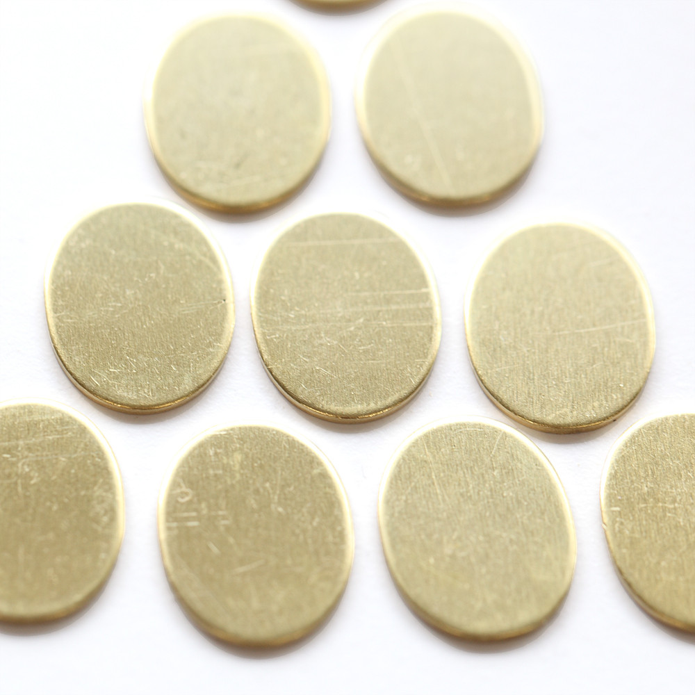 Brass Oval, 18x13mm - Pack of 10 (700-BR) - SALE PRICE: 50% OFF
