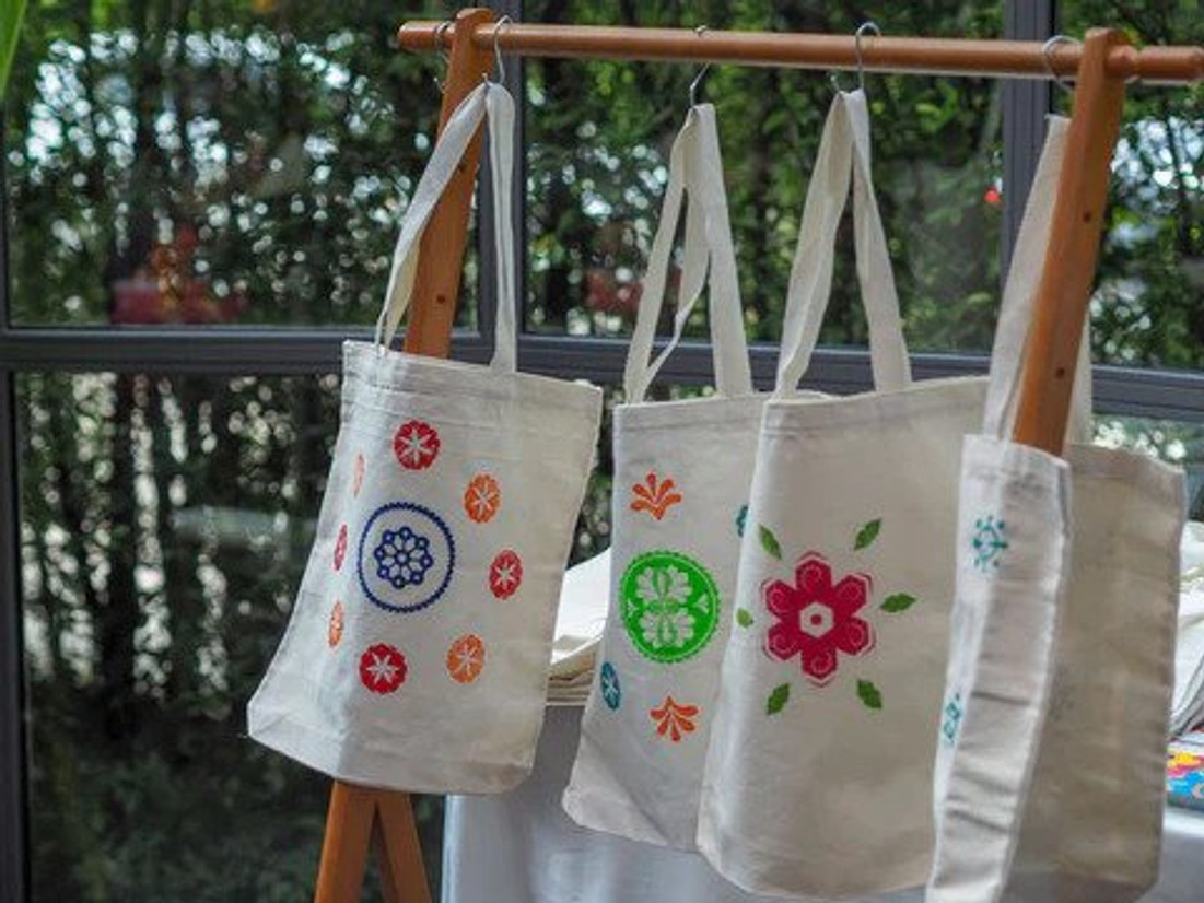 HOW TO DYE YOUR CANVAS TOTE BAGS