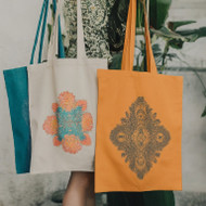 Decorating Your Canvas Tote: DTF vs DTG vs Screen Printing
