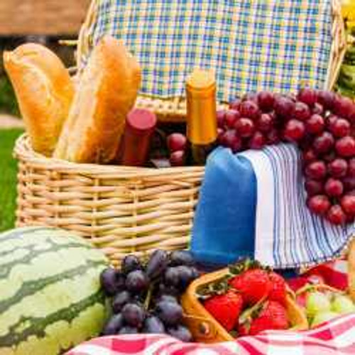 Picnic Baskets & Totes