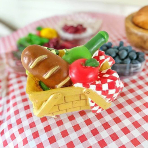 Tag Picnic Basket Candle