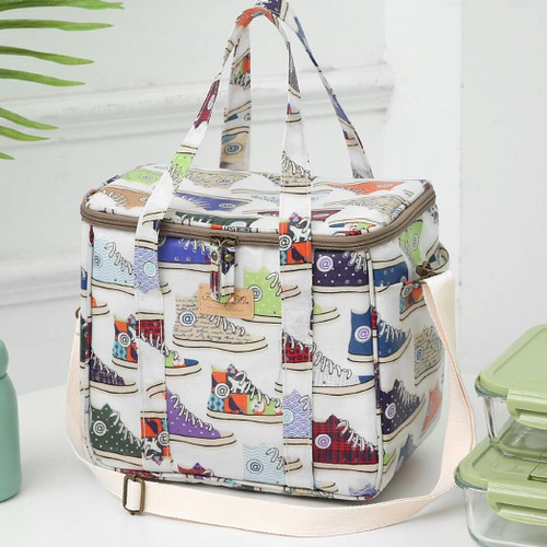 Kwang Min Large Canvas Insulated Picnic Bag/Lunch Tote, High Tops