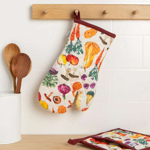 Now Designs by Danica Veggie Stand Spruce Oven Mitt Now Designs by Danica Veggie Stand Spruce Oven Mitt
