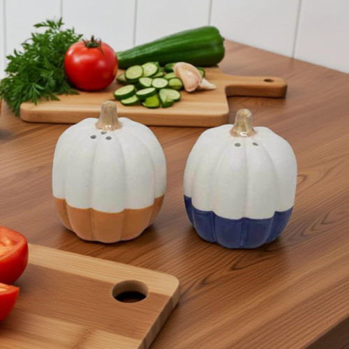 Boston Warehouse Pumpkin Salt and Pepper Shakers