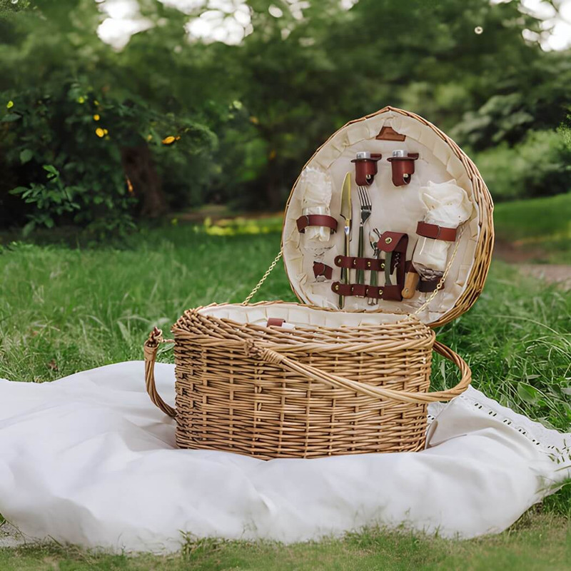 Picnic Time Heart Picnic Basket