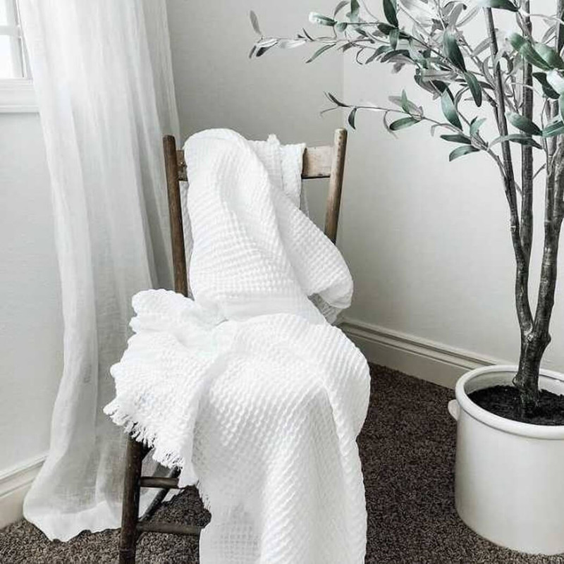 Tranquil USA Waffle Soft Throw Blanket, White