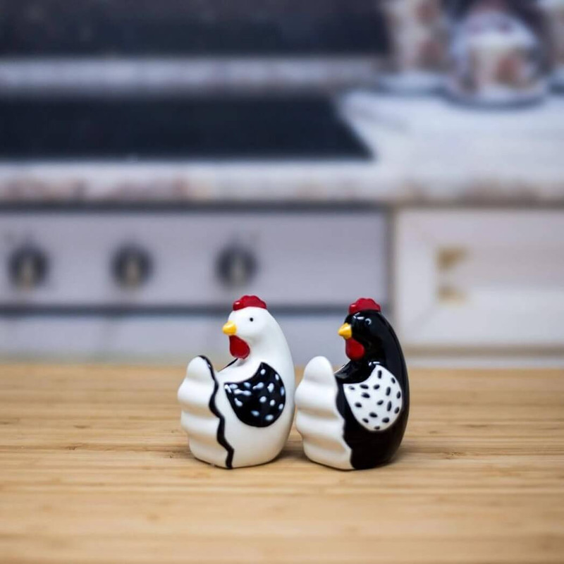 Boston Warehouse Salt and Pepper Shaker Set, Farmhouse Rooster Boston Warehouse Salt and Pepper Shaker Set, Farmhouse Rooster
