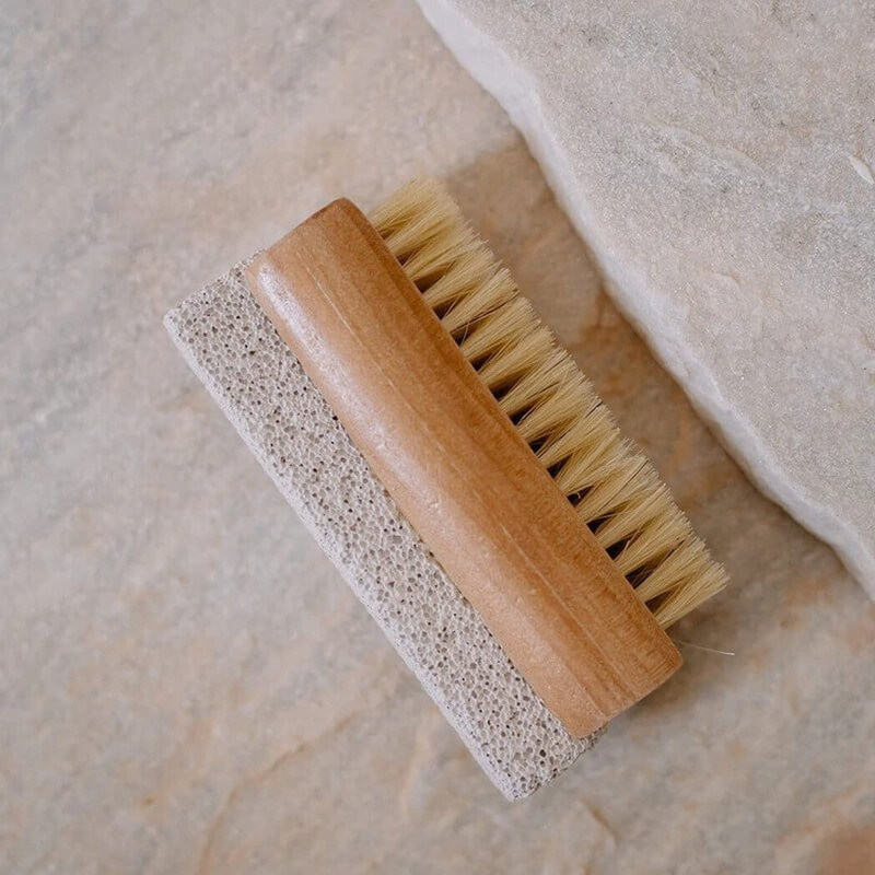 Croll & Denecke Nail Brush with Pumice Stone Croll & Denecke Nail Brush with Pumice Stone