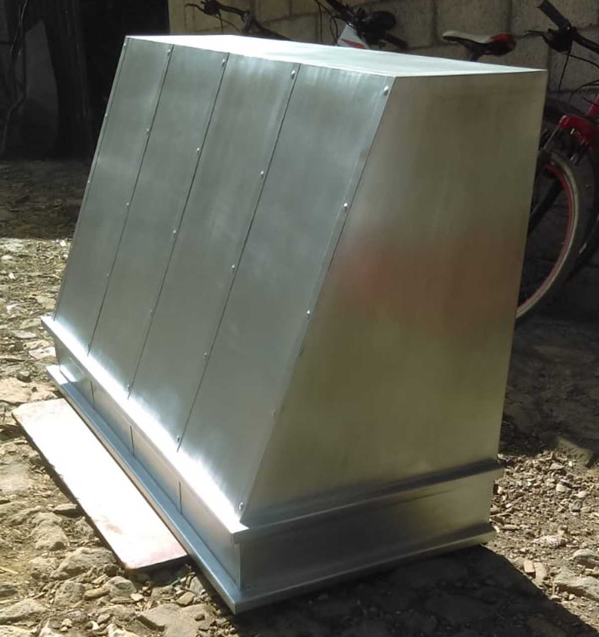 zinc range hood side view