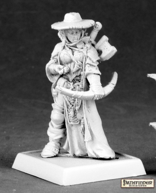 Pathfinder Imrijka Iconic Inquisitor. An unpainted mini of an orc woman wielding a bow and wearing a wide-brimmed hat.