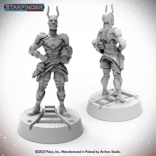 Starfinder Masterclass Miniatures: Lashunta Envoy, 32mm scale, high-quality plastic figurine on scenic base, produced by [brand name] Starfinder, showcasing detailed armor and horned headpiece from both front and back views.