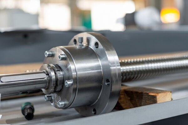 Ball Screws vs Lead Screws