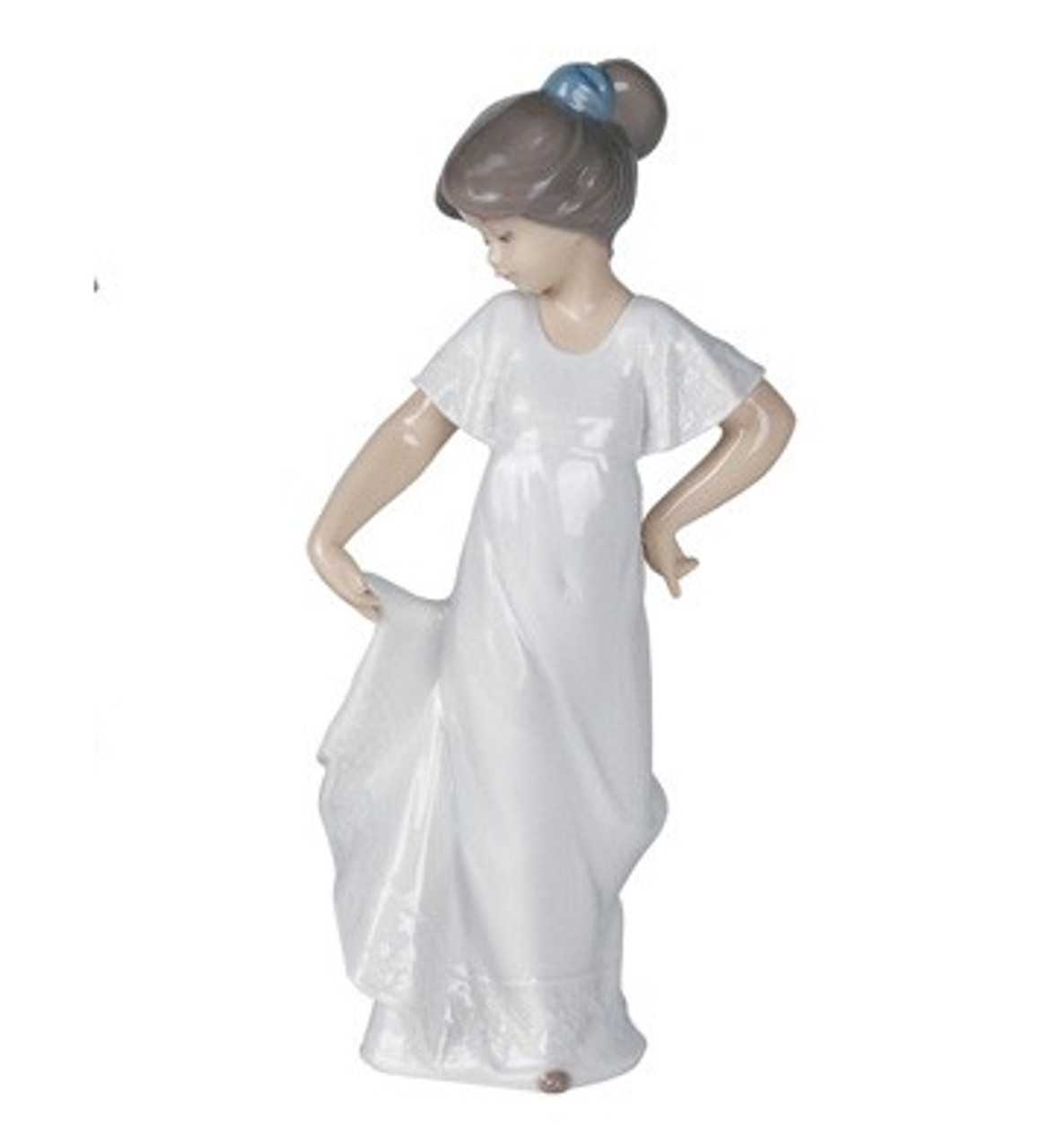 Nao by Lladro Porcelain How pretty! Figurine - Distinctive Decor