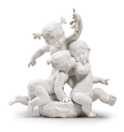 Lladro Kiss Under The Mistletoe Figure