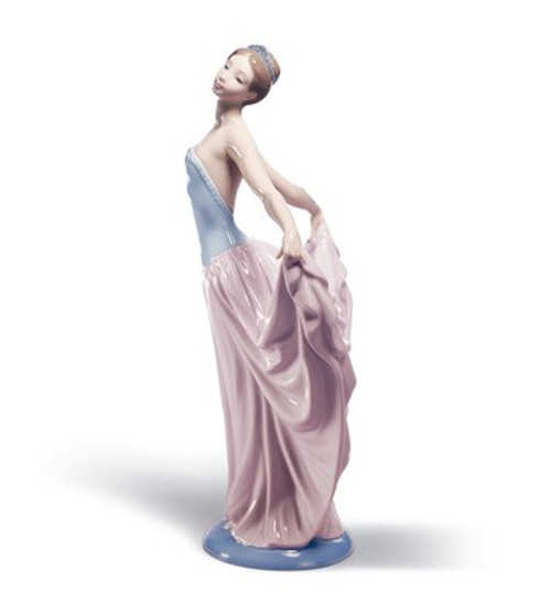 Lladro Little Ballerina II 8126. Porcelain Figurine