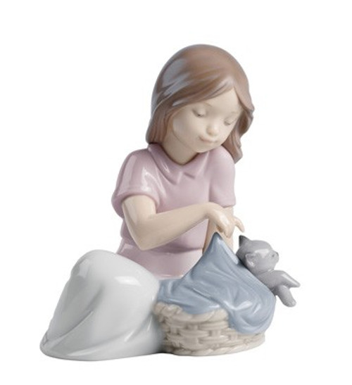 Nao by Lladro Porcelain "Sleep little cat" Figurine