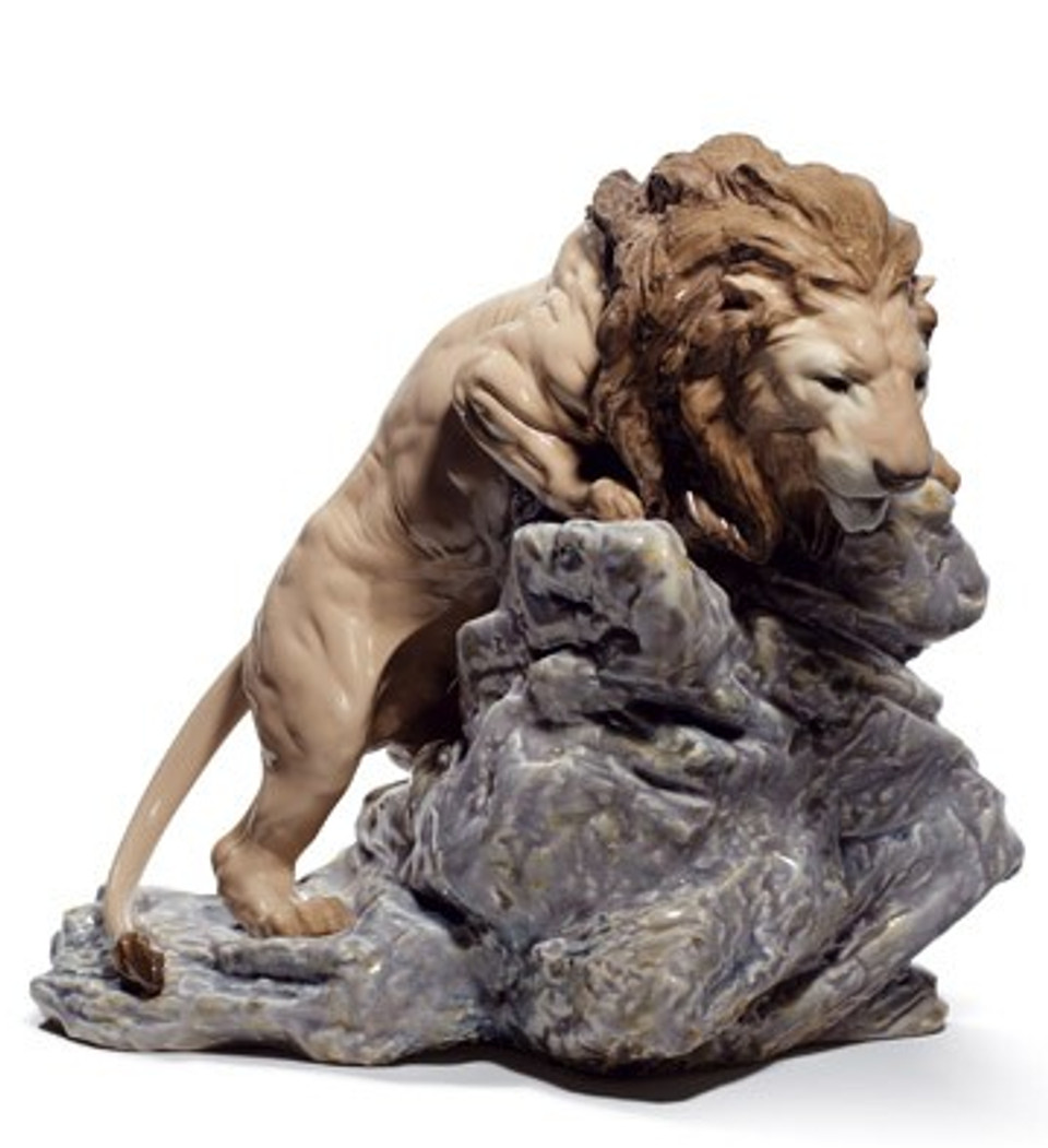 Lladro Lion Pouncing Figurine - Distinctive Decor