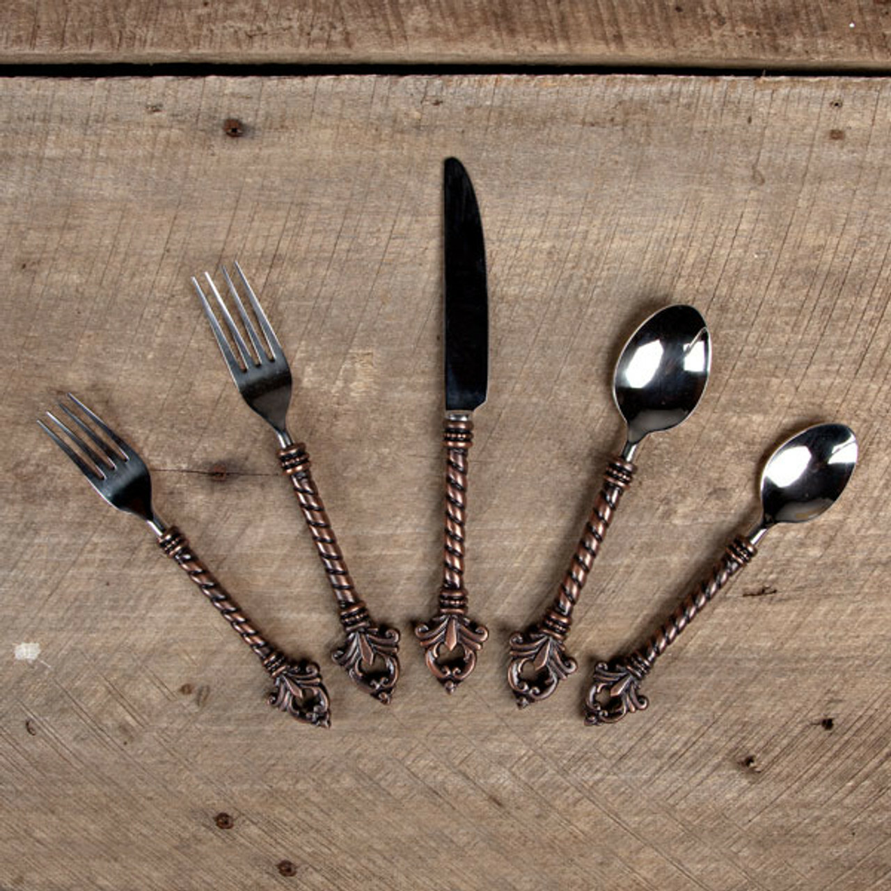 https://cdn11.bigcommerce.com/s-e0xlh4avpe/images/stencil/original/a/gg-collection-gracious-goods-fleur-de-lis-20-piece-flatware-set-26__96208_category.original.jpg