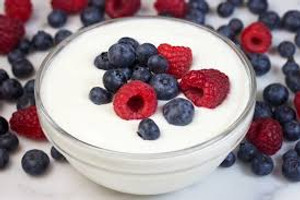 Cow's Raw Cream-line Yogurt organically raised. (1 Quart) Cow's Raw Cream-line Yogurt organically raised. (1 Quart)
