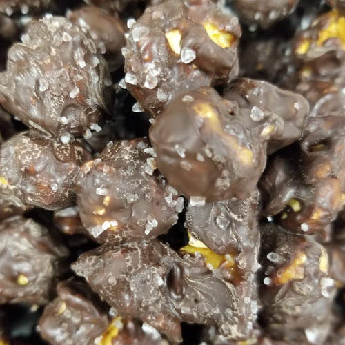 Looking for that special decadent treat that is a perfect combination of sweet & salty? Look no further - our creamy caramel popcorn is coated with a generous layer of dark chocolate that is sure to inspire any chocolate lovers taste buds. It's a perfect gift for parties, special events, or even a little self-indulgence.