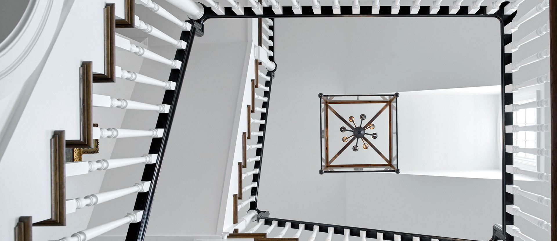 High quality wood stair parts, thick stair treads, large newel posts