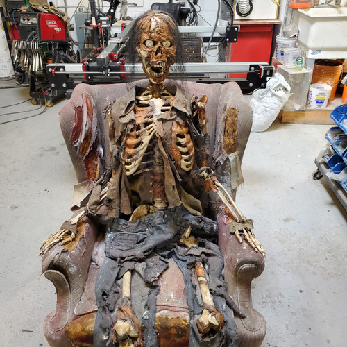 Talking Skeleton Sitting