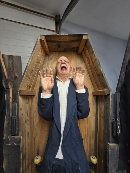 Corpsealator stand up casket