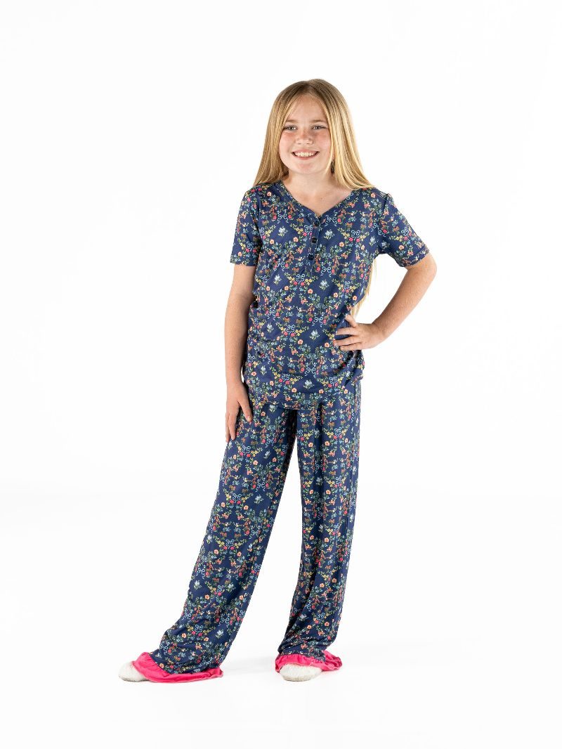 0226-YTH-PJ-LILY-EVD-RBNFLR