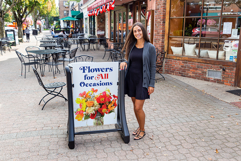 How Portable Signage Can Help You Attract Local and Returning Customers