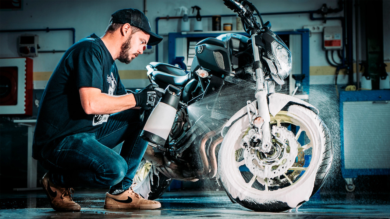 IK Foam Pro 2+ Sprayer 64 oz