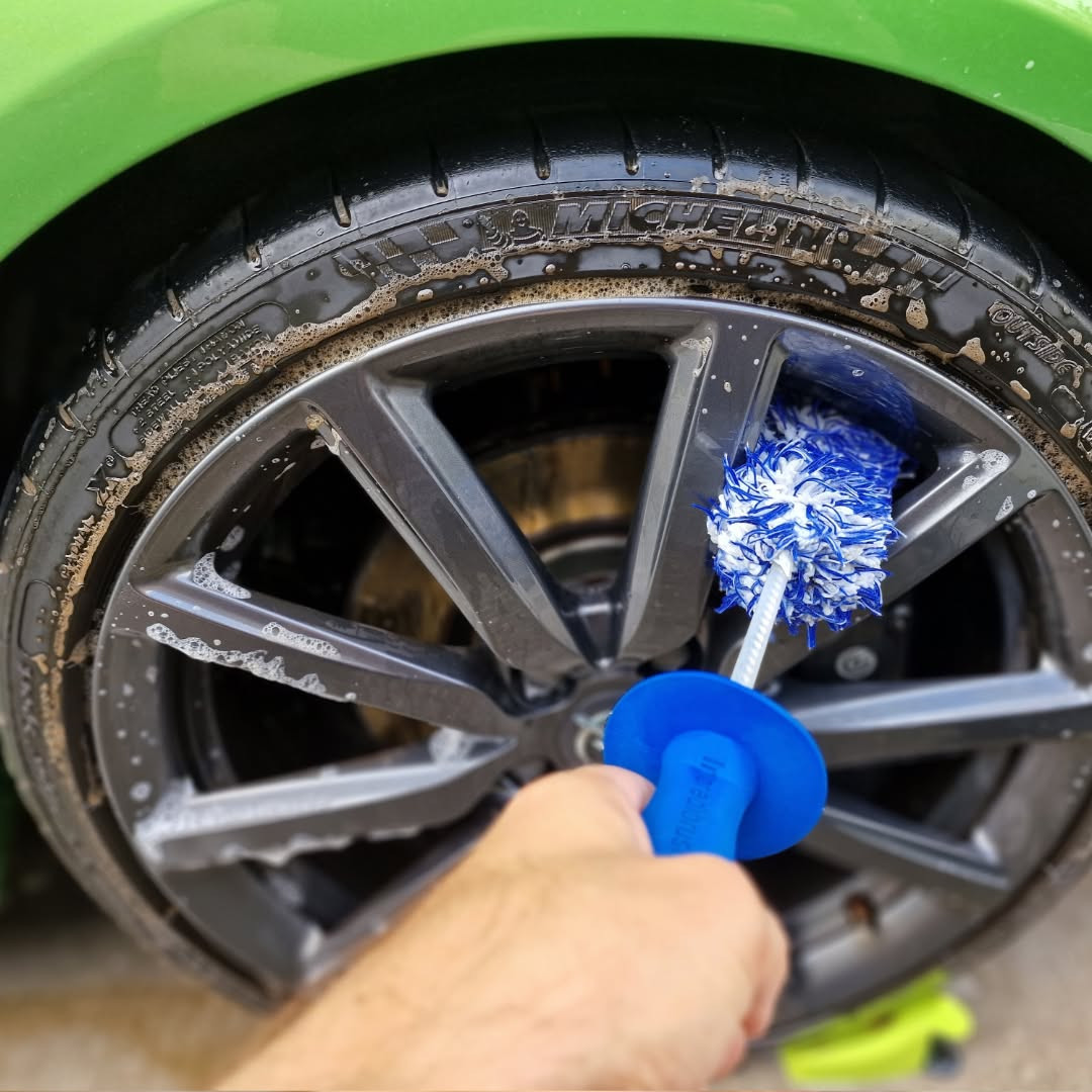 Premium Microfiber Wheel Brush - Incredibrush | Sky's the Limit