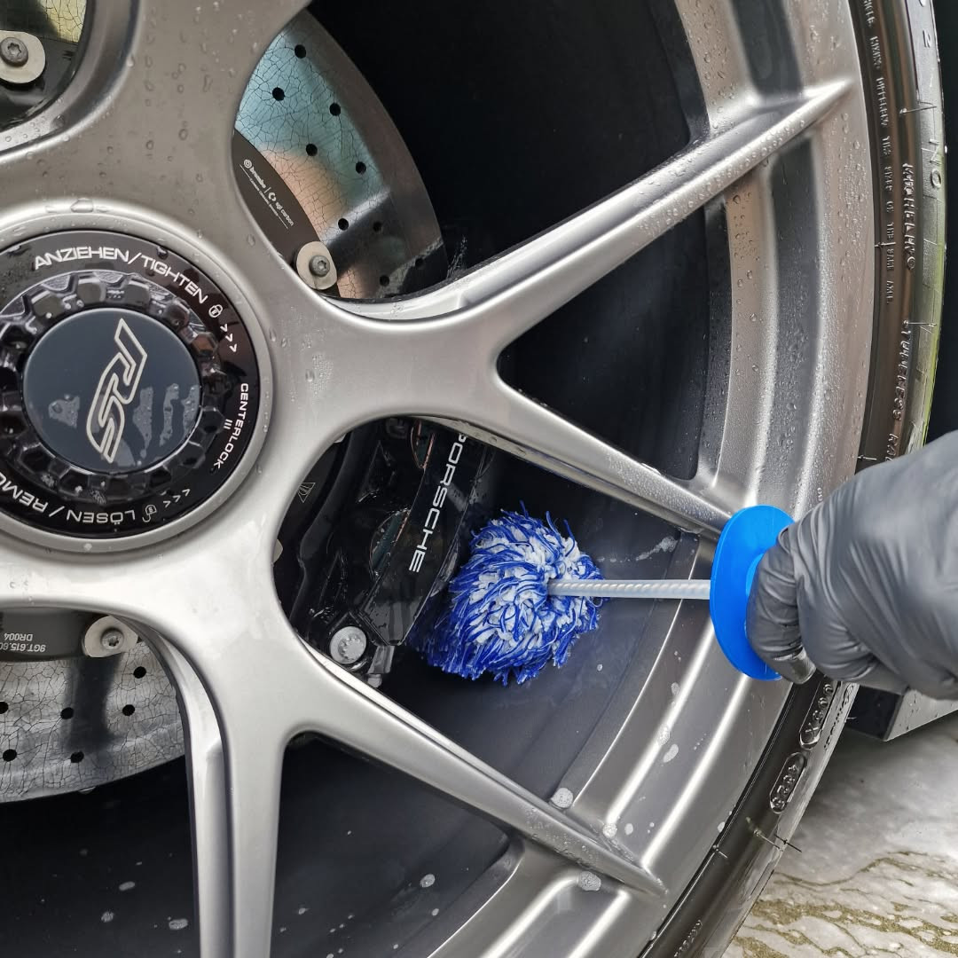 Premium Microfiber Wheel Brush - Incredibrush | Sky's the Limit