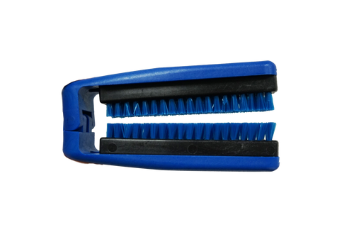 BluGator Seatbelt Brush