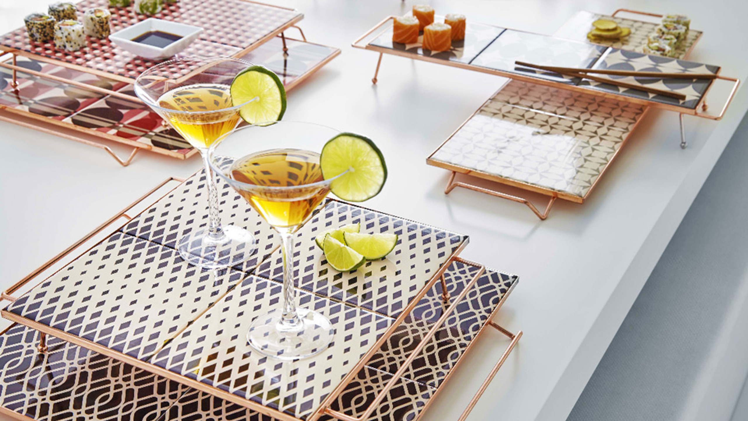 10 Must-Have Accessories for Serene Summer Hosting 10 Must-Have Accessories for Serene Summer Hosting