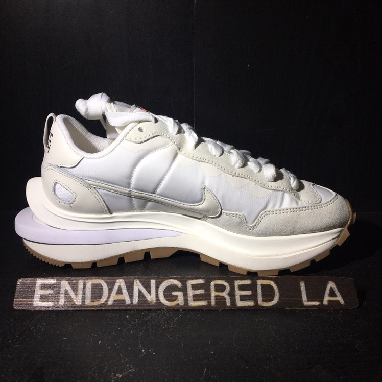 nike vaporwaffle sacai white gum