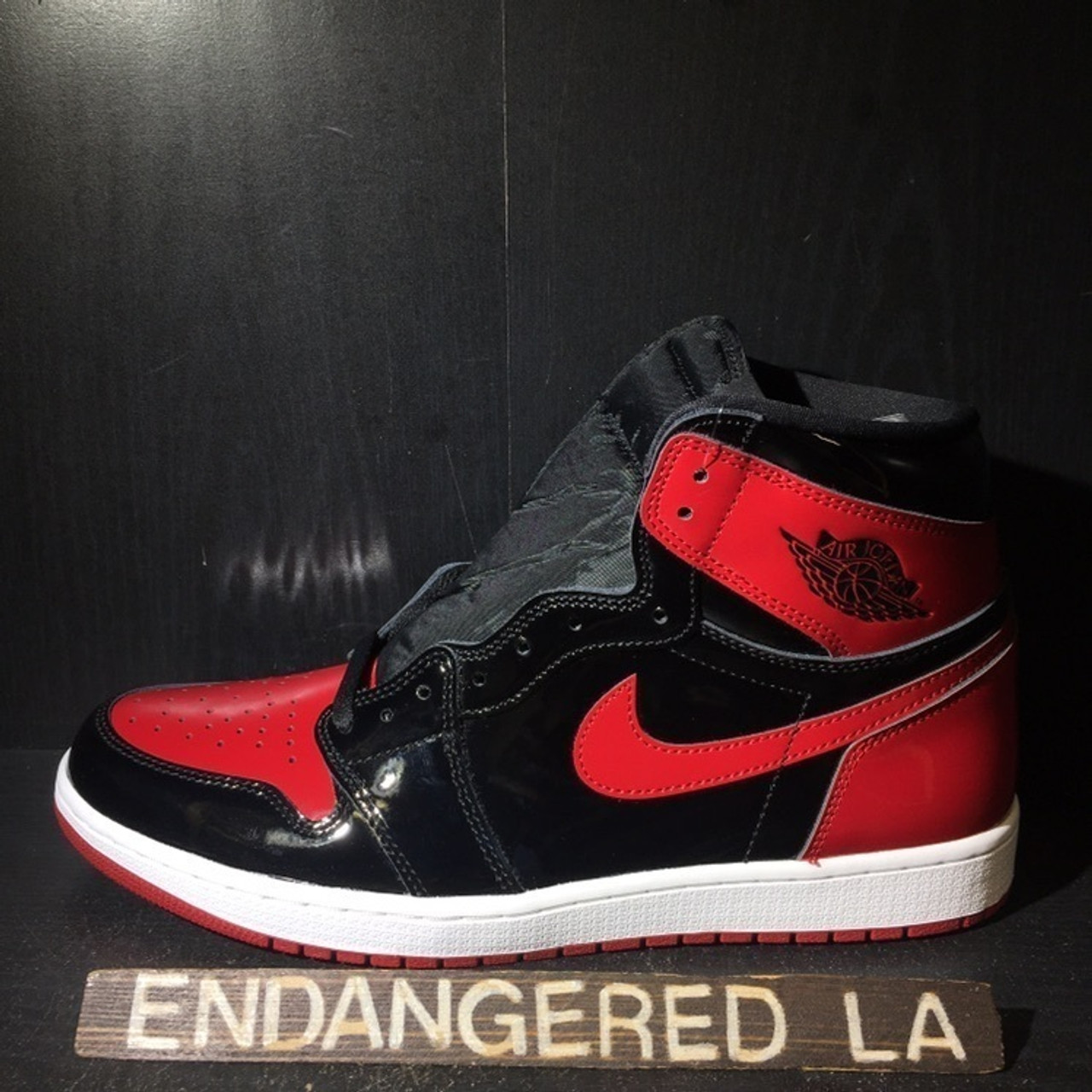 Air Jordan 1 Patent Bred