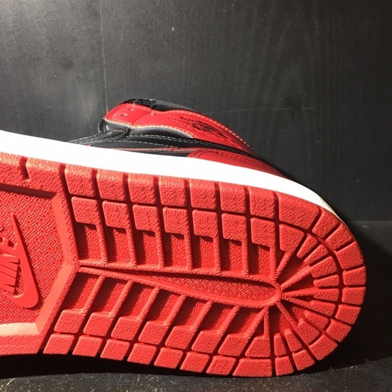 Air Jordan 1 Bred Patent Sz 9.5 (#21398)