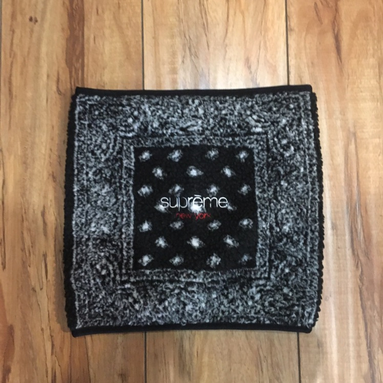 Supreme Bandana Fleece Neck Gaiter Black F/W 19' (#8272 ...