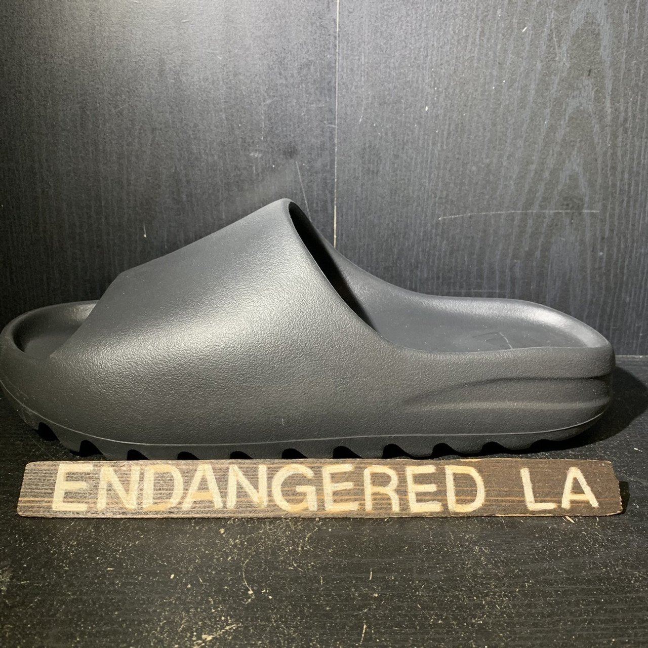 Yeezy Slide Onyx - ENDANGERED LA