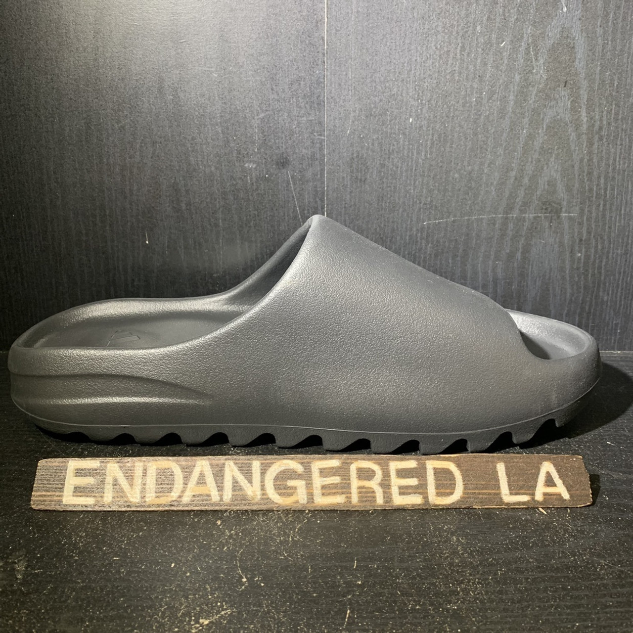 Yeezy Slide Onyx - ENDANGERED LA