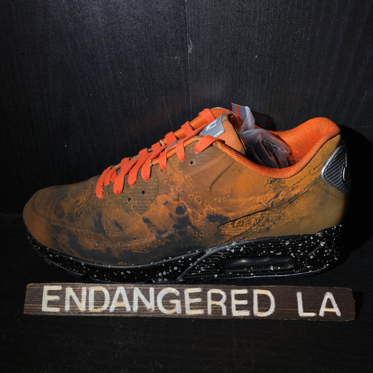 Nike Air Max 90 Mars Landing - ENDANGERED LA