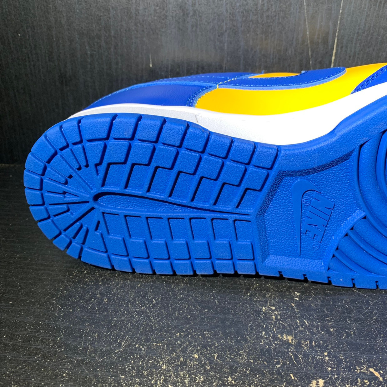 Nike Dunk Low UCLA - ENDANGERED LA