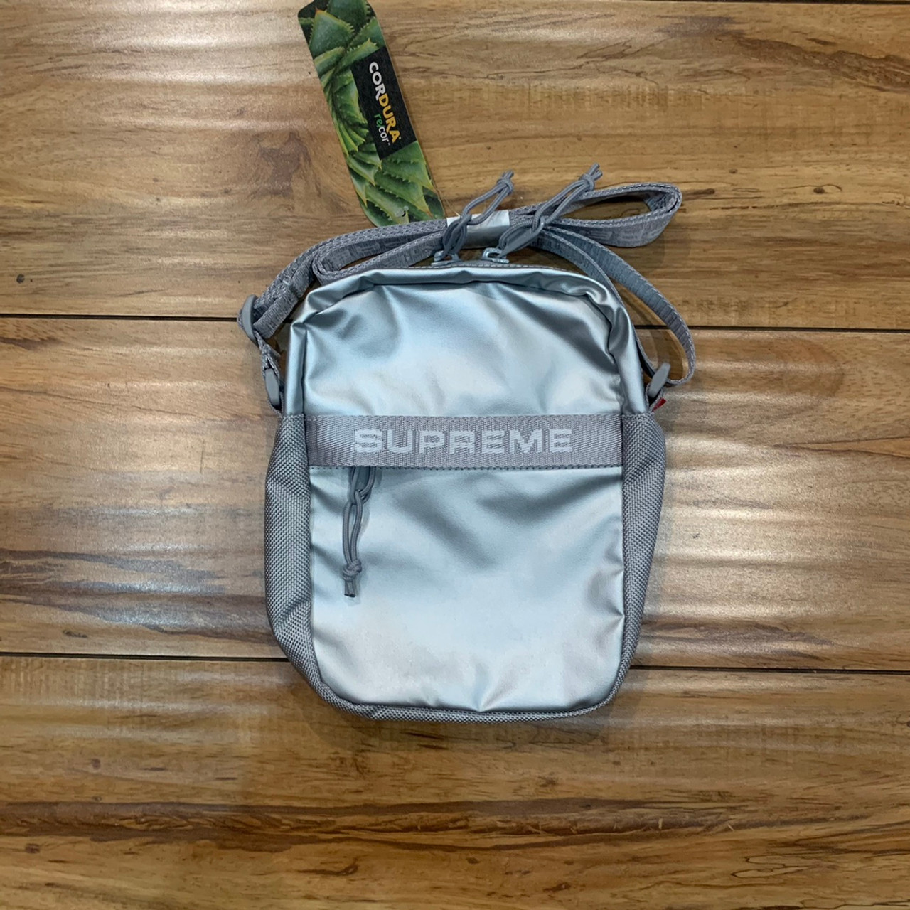 【消防士長】M様　専用supreme shoulder bag silver バッグ